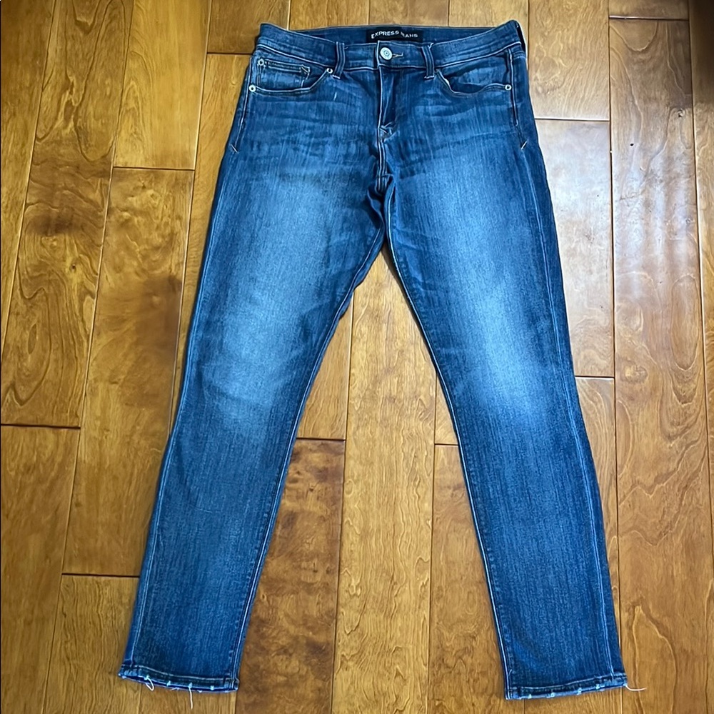 Express Super Skinny Jeans Size 6R Mid Rise Blue Stretch Denim Y2K Distressed
